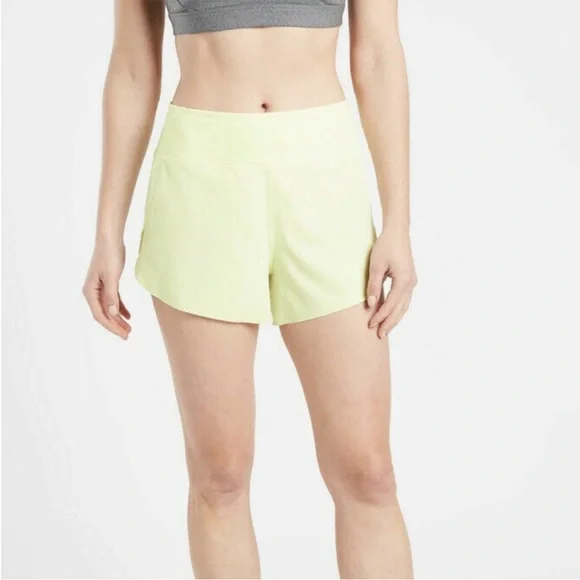 Athleta Run With It 4.5” Short in Tequila Green - Size XS - Picture 3 of 10